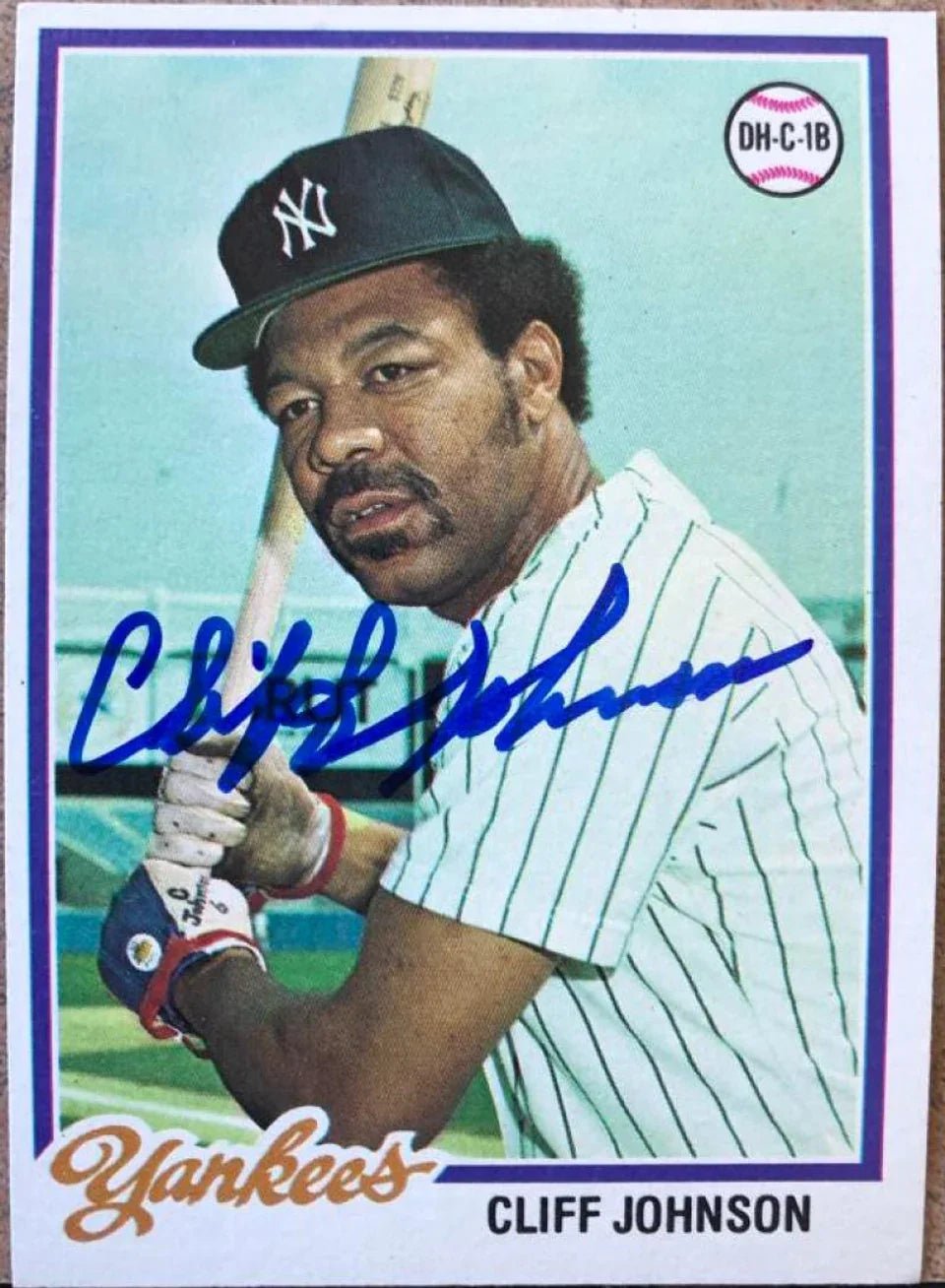 autograph on a rare baseball card crossword clue Cliff Johnson Signed 1978 Topps Variant:Clear produit officiel Metaphys Ragnarok