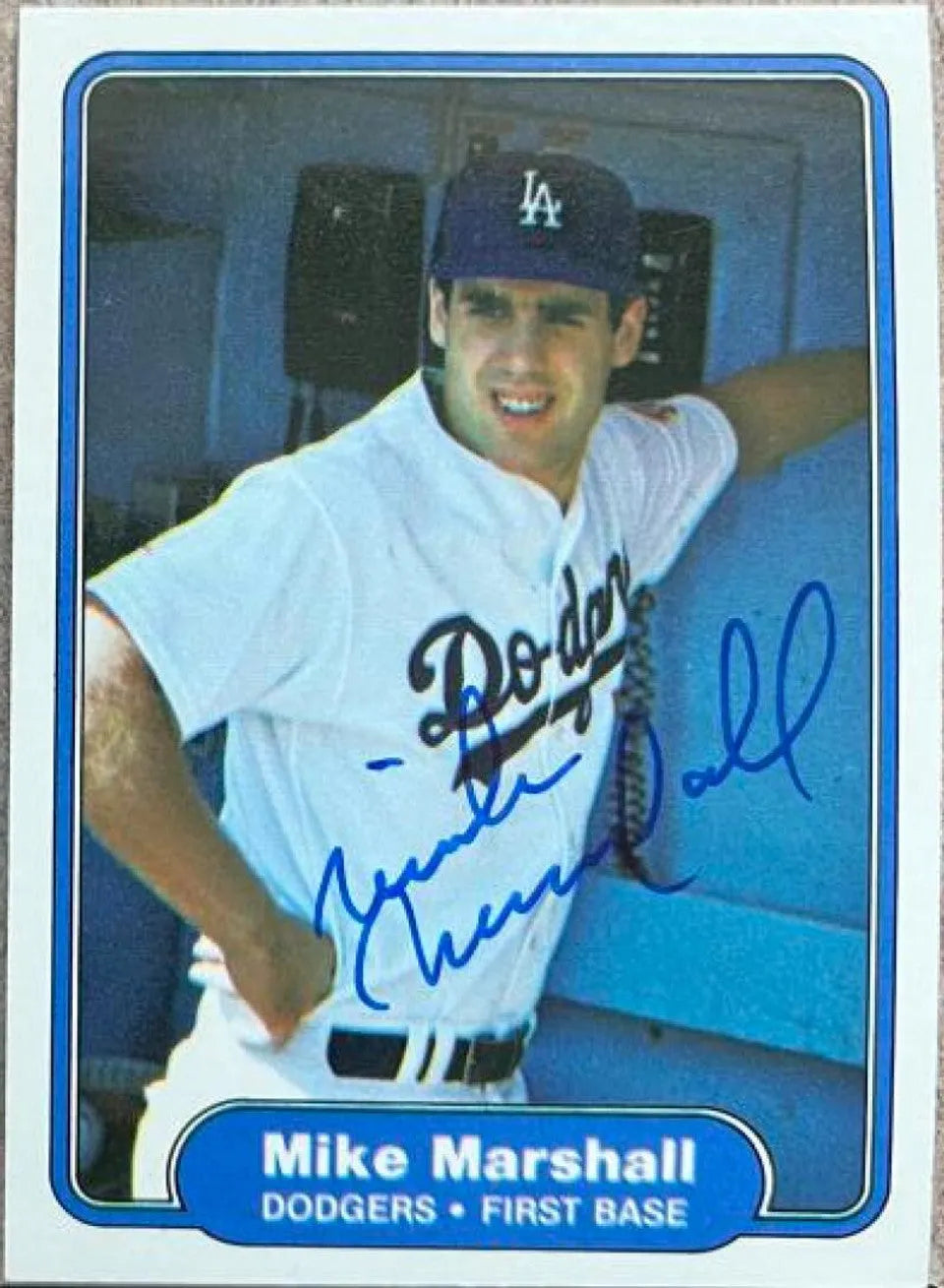 Mike Marshall Signed 1982 Fleer Baseball Card - Los Angeles Dodgers