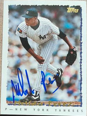 メリド ペレス サイン入り 1995 トップス ベースボール カード - ニューヨーク ヤンキース