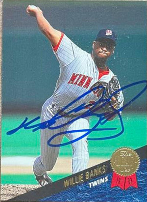 Willie Banks Signed 1993 Leaf Baseball Card - Minnesota Twins