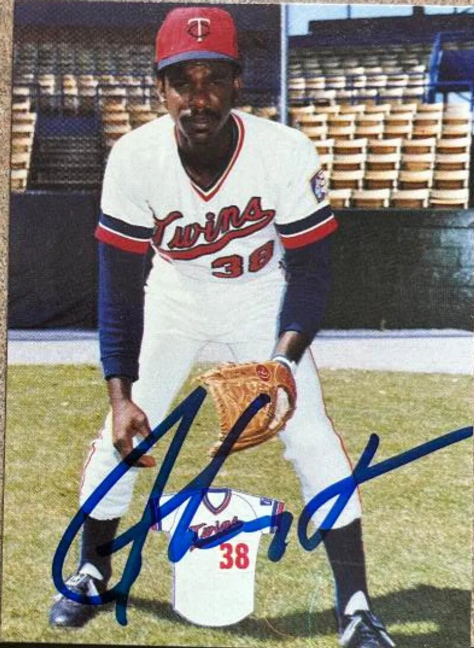 Ron Washington Signed 1984 Team Issue Baseball Card - Minnesota Twins