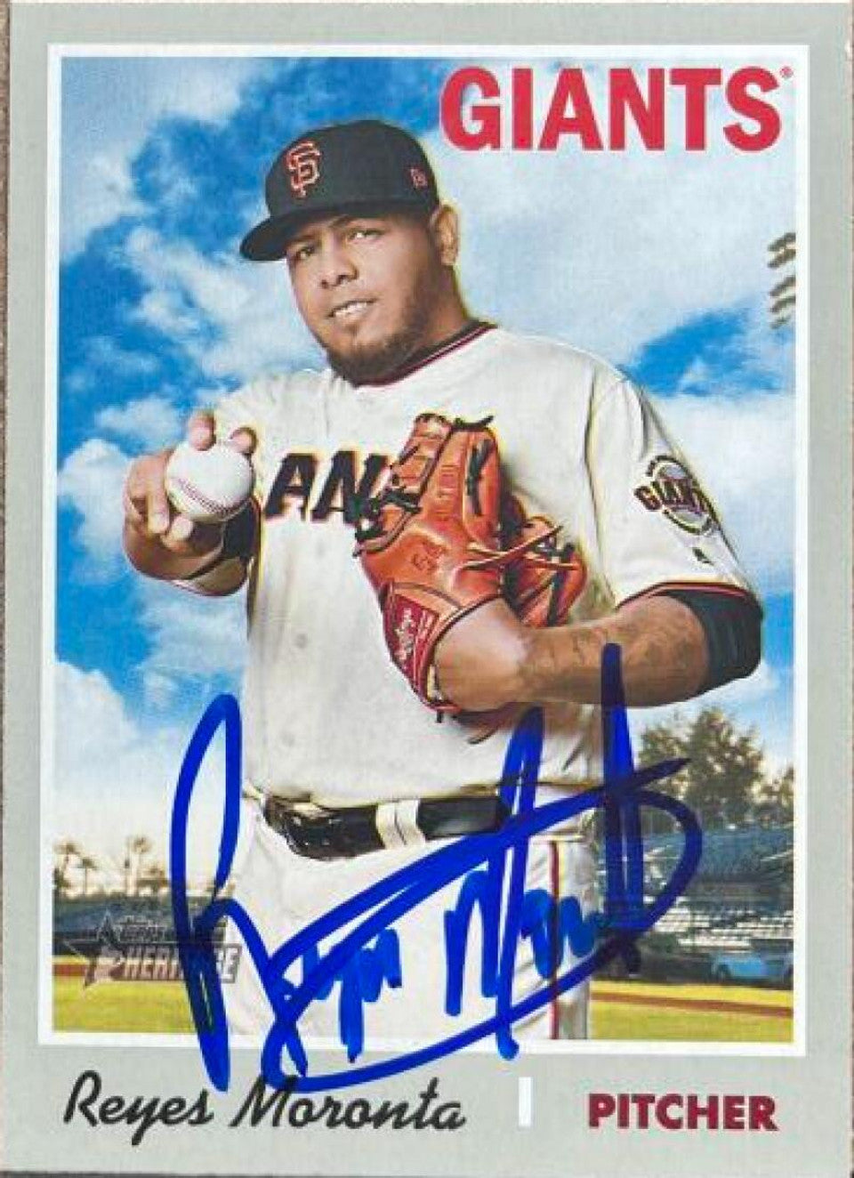 Reyes Moronta Signed 2019 Topps Heritage Baseball Card - San Francisco Giants