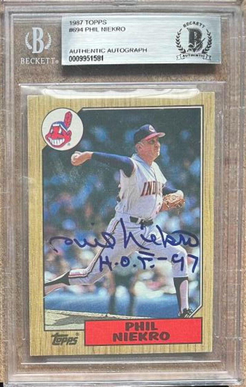 Phil Niekro Signed 1987 Topps Baseball Card - Cleveland Indians - Beckett Authentication