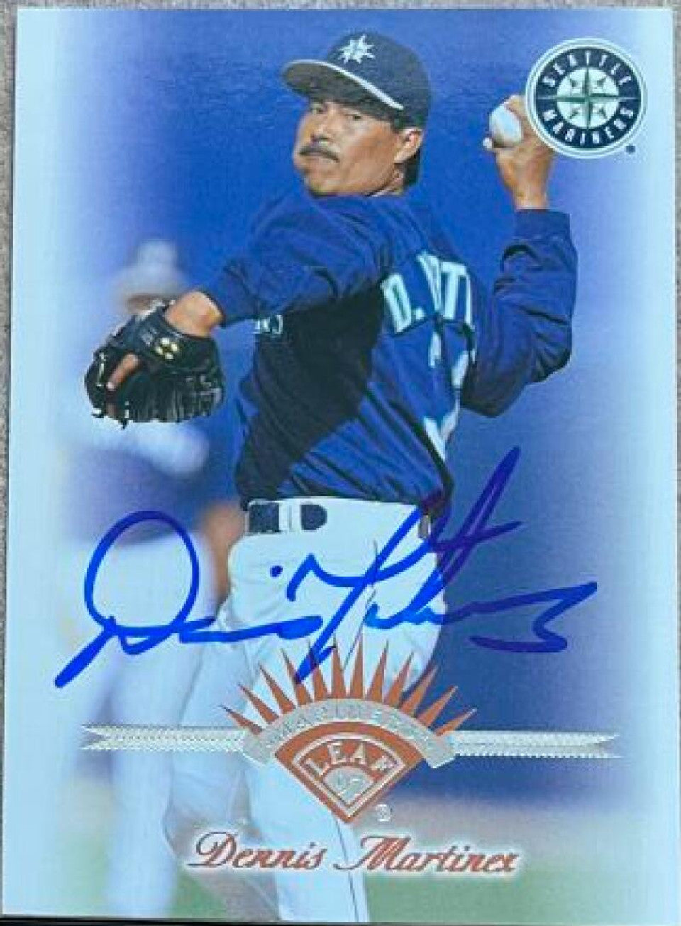 Dennis Martinez Signed 1997 Leaf Baseball Card - Seattle Mariners