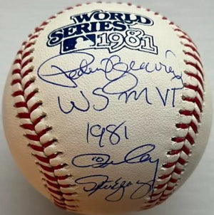 ペドロ・ゲレロ、ロン・セイ、スティーブ・イェーガーのサイン入り1981年ワールドシリーズ野球ボール(MVP賞付き)