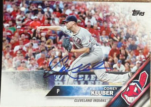 Carte de baseball Topps 2016 signée par Corey Kluber - Cleveland Indians n° 64