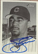 Tom Gordon Signed 2001 Bowman Heritage SP Baseball Card - Chicago Cubs #373