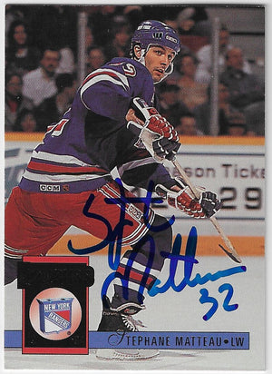 Stephane Matteau Signed 1993-94 Donruss Hockey Card - New York Rangers