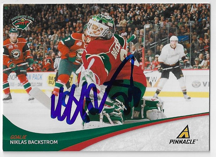 Niklas Backstrom Signed 2010-11 Pinnacle Hockey Card - Minnesota Wild