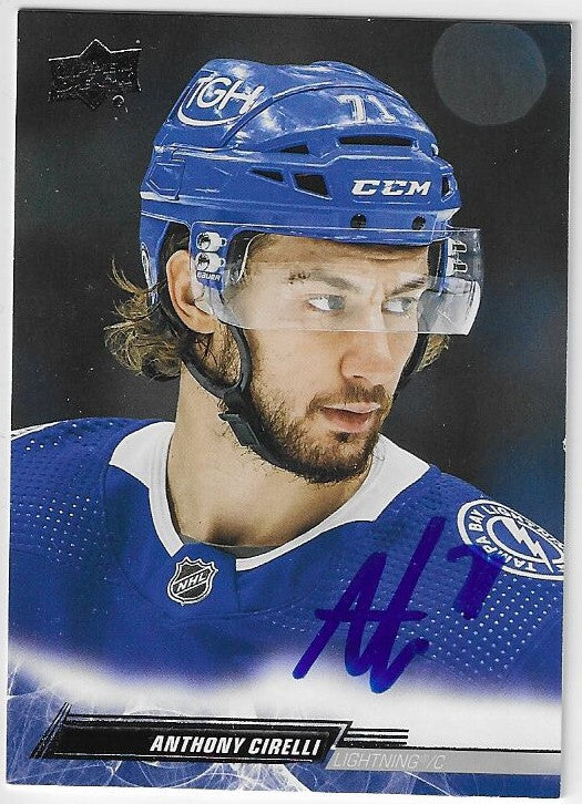 Anthony Cirelli Signed 2022-23 Upper Deck Hockey Card - Tampa Bay Lightning