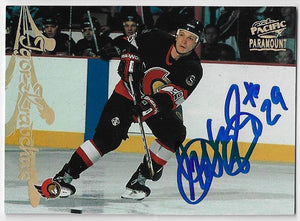 Carte de hockey Pacific Paramount 1997-98 signée par Igor Kravchuk - Sénateurs d'Ottawa