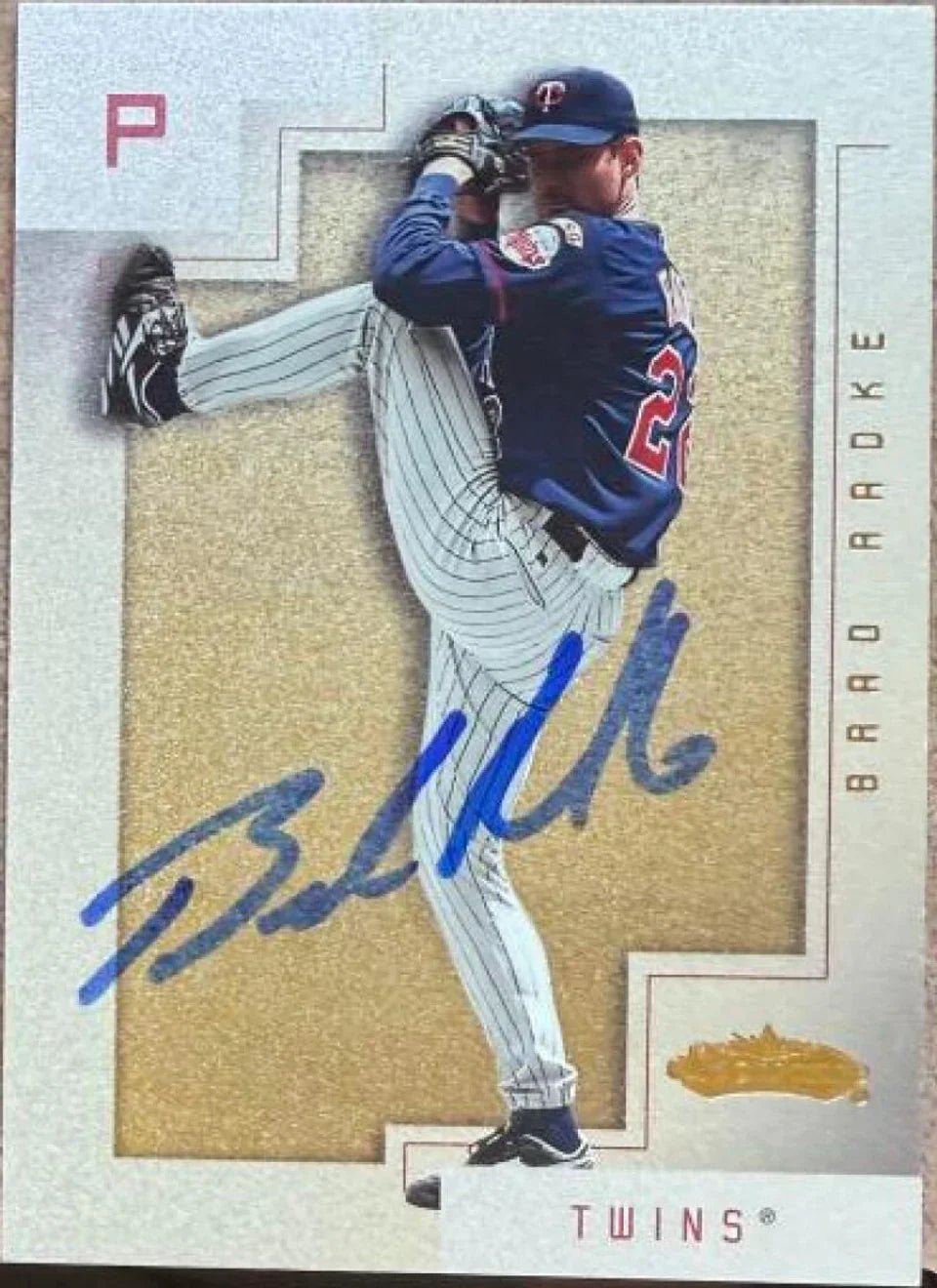 Brad Radke Signed 2001 Fleer Showcase Baseball Card - Minnesota Twins