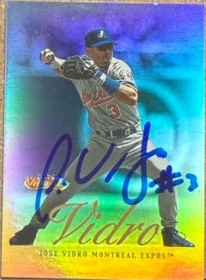 Jose Vidro Signed 2000 Fleer Showcase Baseball Card - Montreal Expos #38