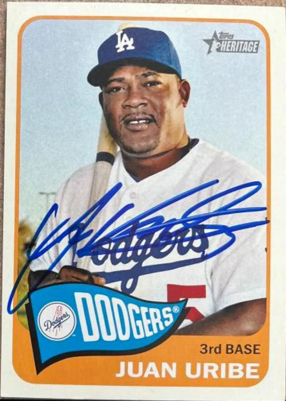 Juan Uribe Signed 2014 Topps Heritage Baseball Card - Los Angeles Dodgers