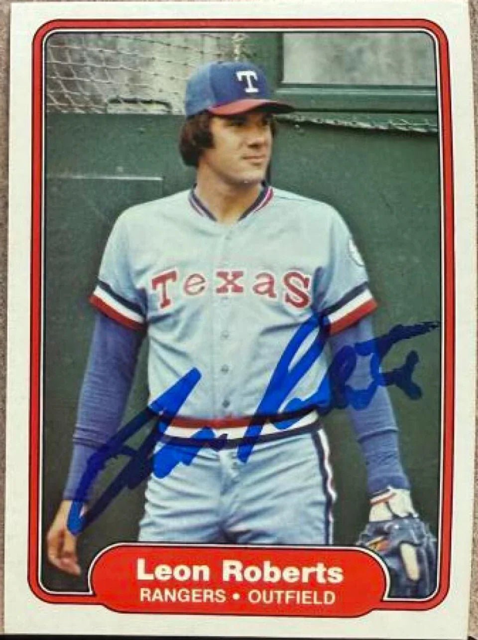 Leon Roberts Signed 1982 Fleer Baseball Card - Texas Rangers