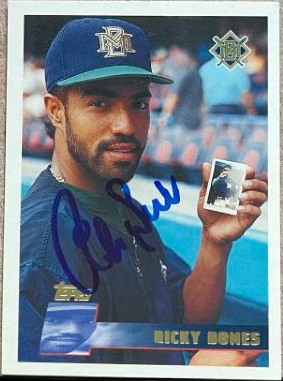 Ricky Bones Signed 1996 Topps Baseball Card - Milwaukee Brewers