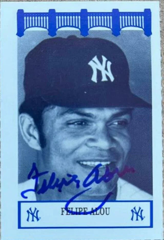 Felipe Alou Signed 1992 WIZ Baseball Card - New York Yankees