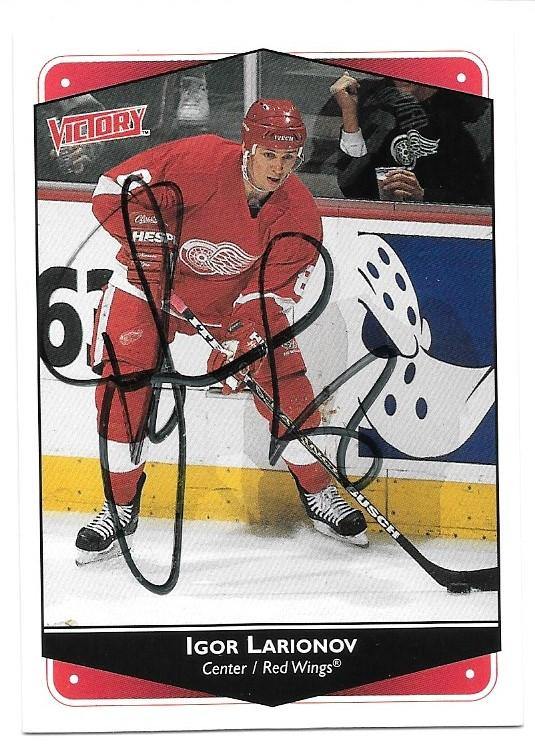 Igor Larionov Signed 1999-00 Upper Deck Victory Hockey Card - Detroit Red Wings - PastPros