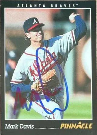 Mark Davis Signed 1993 Pinnacle Baseball Card - Atlanta Braves