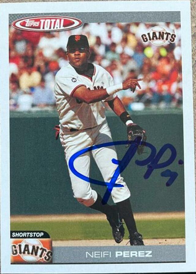 Neifi Perez Signed 2004 Topps Total Baseball Card - San Francisco Giants - PastPros