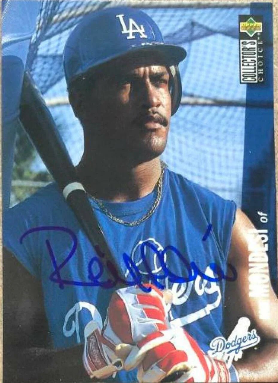Raul Mondesi Signed 1996 Collector's Choice Baseball Card - Los Angeles Dodgers