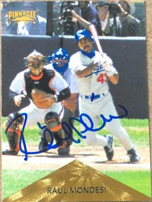 Raul Mondesi Signed 1996 Pinnacle Baseball Card - Los Angeles Dodgers - PastPros