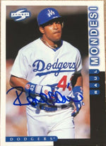 Raul Mondesi Signed 1998 Score Baseball Card - Los Angeles Dodgers - PastPros